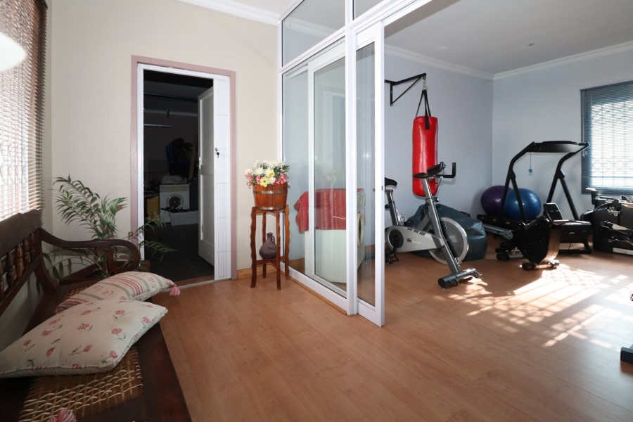 5 Bedroom Property for Sale in Wilkoppies North West